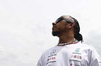 Hamilton z ganljivim pismom in zadnjo obljubo Mercedesu