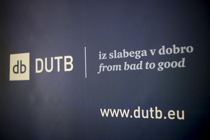 Podjetje KF Finance je samo v zadnjem letu dni od slabe banke dobilo za skoraj 300 tisoč evrov plačil za svetovanje, cenitve in druge storitve. | Foto: 
