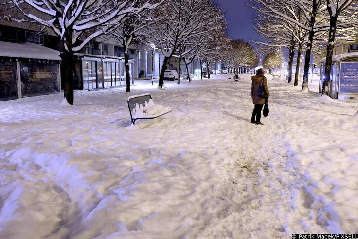 V Zagrebu imajo veliko pritožb zaradi neočiščenih pločnikov. | Foto: 