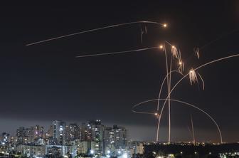 Hamasovo oboroženo krilo izvedlo raketni napad na Tel Aviv #video