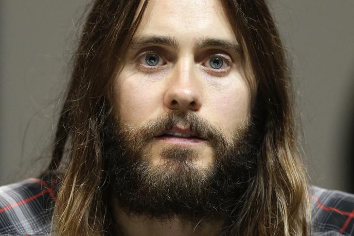 Jared Leto zaradi obtožb o spolnih napadih izgubil veliko vlogo