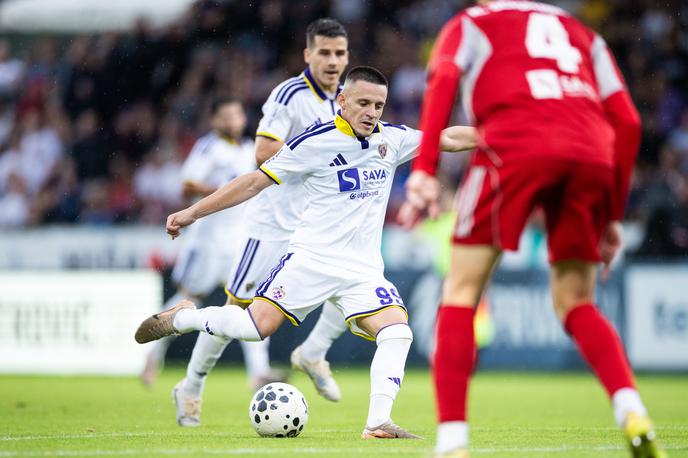 NK Aluminij : NK Maribor | Maribor gostuje v Kidričevem. | Foto Jure Banfi