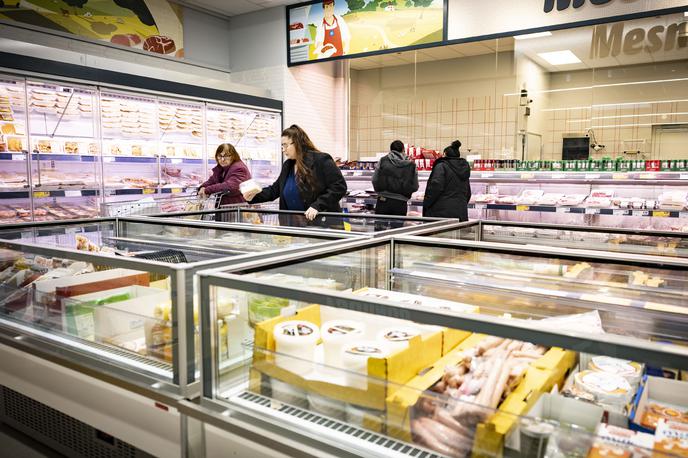 Trgovine Brežice | Danes in jutri bo v trgovinah in v trgovskih centrih precejšnja gneča.  | Foto Ana Kovač