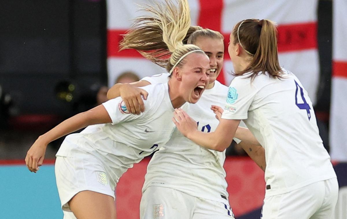Polfinale EP za ženske: Anglija - Švedska | VEselje Angležij ob prvem golu, ki ga je zabila Bethany Mead. | Foto Reuters