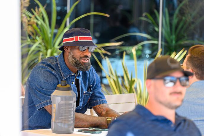 LeBron James odpira novo poglavje #video