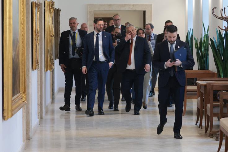 Februarja 2026 je Trump v Budimpešto poslal državnega sekretarja Marca Rubia, manj kot teden dni pred volitvami pa prihaja tudi ameriški podpredsednik JD Vance, ki bo sodeloval na dogodku ob dnevu madžarsko-ameriškega prijateljstva in najverjetneje javno podprl Orbana. | Foto: Reuters