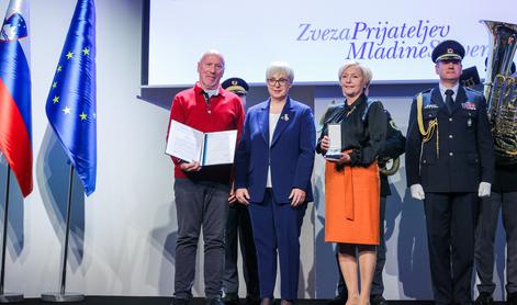 Pirc Musar podelila državno odlikovanje TOM telefonu