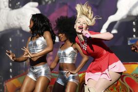 Iggy Azalea zgrmela z odra (video)