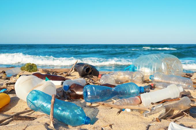 Vse prepogosto odpadki končajo v morju namesto v procesu recikliranja. | Foto: Getty Images
