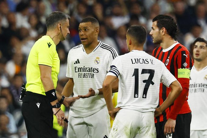 Real je na štirih tekmah v ligi prvakov zbral le šest točk. Z ognjem se je igral tudi na tekmi z Borussio Dortmund, na kateri je že izgubljal z 0:2, a na koncu slavil s 5:2. | Foto: Reuters