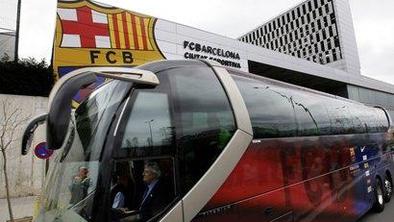 Barcelona drvi proti Milanu z avtobusom