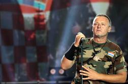 Hrvaškemu pevcu Thompsonu po koncertu v Kninu grozi policijski pregon (video)