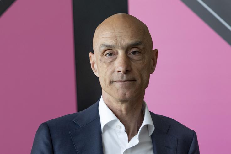 Mauro Gianetti ja navdušen nad predstavami, ki jih kaže Tadej Pogačar. | Foto: Ana Kovač