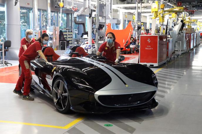 Ferrari proizvodnja | Po mesecu in pol spet delovni utrip v Ferrarijevi tovarni. | Foto Ferrari