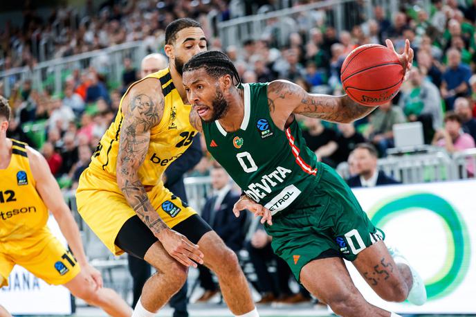 Cedevita Olimpija Aris, DJ Stewart |  DJ Stewart bo kariero nadaljeval v Baskonii. | Foto Aleš Fevžer