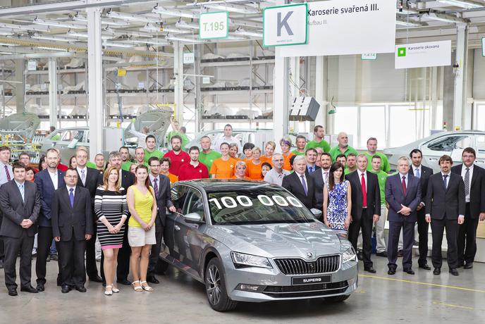 Škoda superb gre za med: v dobrem letu so jih naredili sto tisoč, povpraševanje raste v Evropi in na Kitajskem