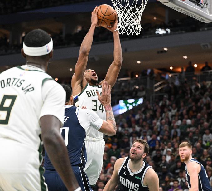 Giannis Antetokounmpo je bil s 30 točkami prvi strelec tekme. | Foto: Reuters