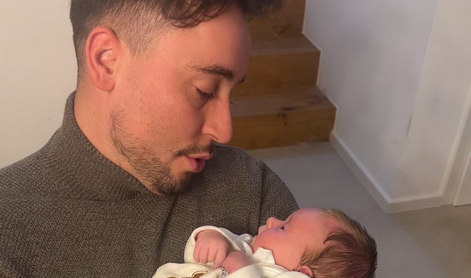 Slovenski pevec objavil prvo fotografijo s svojo nečakinjo