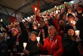 Union Berlin navijači pojejo