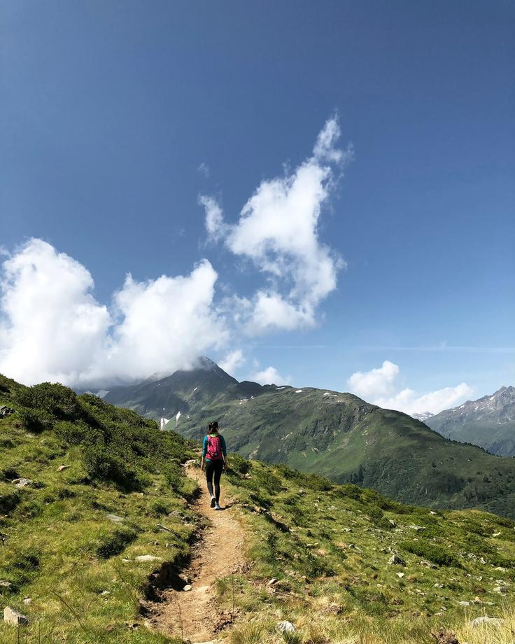 "Poleti ljudje prihajajo zaradi gora, pohodništva in kolesarjenja. Vzdušje je poleti veliko bolj umirjeno." | Foto: Osebni arhiv Mashe Cordin