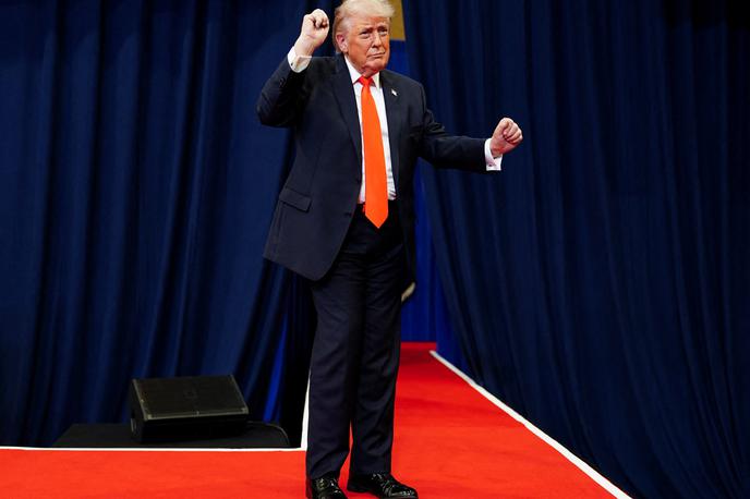 Donald Trump | Kljub temu da je Donald Trump v pismu zatrdil, da so se sovražnosti prenehale, je kongres obenem obvestil, da vojna morda še zdaleč ni končana. | Foto Reuters
