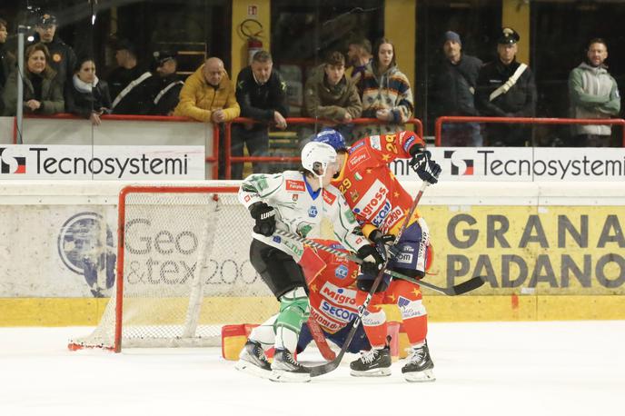 Asiago : HK Olimpija | Olimpija je v torek izgubila še četrtič zapored, Asiago jo je doma premagal s 5:3. | Foto Serena Fantini / Asiago Hockey