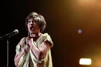 Legendarna Shirley Bassey prvič na Oskarjih