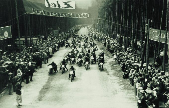 Gradnjo prvotne trikotne zasnove dirkališča so odobrili konec leta 1932, že dva meseca pozneje so v Hockenheimu organizirali prvo dirko z motocikli. Dirko formule ena so prvič gostili leta 1970. | Foto: Hockenheimring