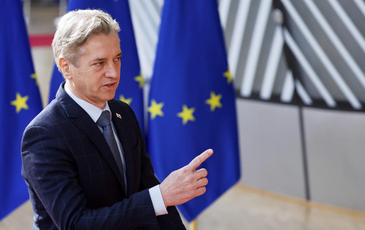 Robert Golob | Sporočilo, ki je razburilo premierja, je ambasada objavila le nekaj dni pred nedeljskim referendumom o dodatku k pokojninam umetnikov, ki ga je predlagala opozicijska SDS. | Foto Guliverimage