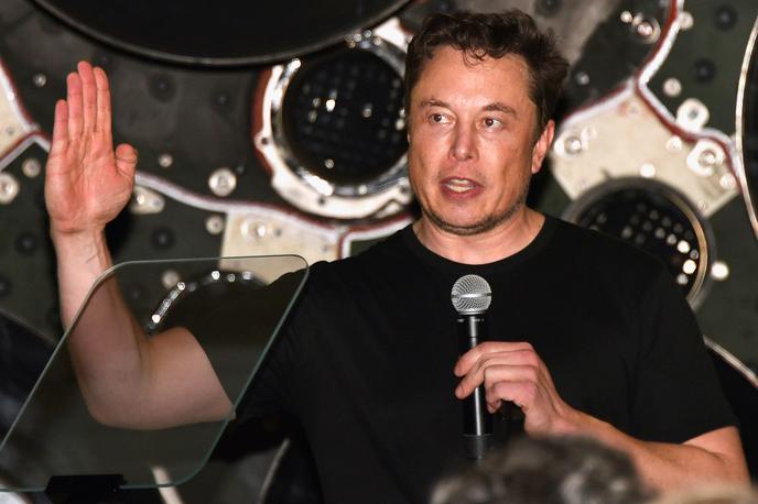 Elon Musk | Elon Musk se lahko veseli zelo hitre rasti prodaje električnih avtomobilov Tesle, več težav pa ima pri obnašanju v javnosti in komunikaciji. | Foto Reuters