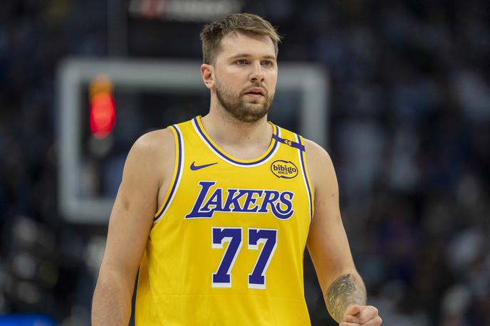 Luka Dončić | Luka Dončić je z Los Angeles Lakers v končnici lige NBA izpadel v prvem krogu proti Minnesoti, njegov nekdanji delodajalec Dallas pa se sploh ni uvrstil v končnico. | Foto Reuters