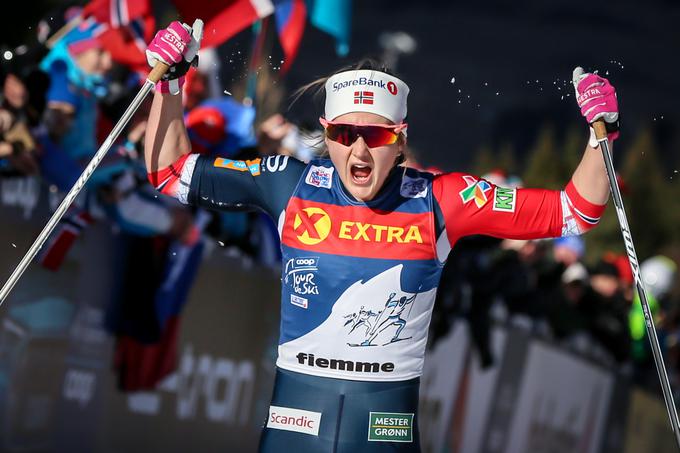 Ingvild Flugstad Oestberg je najbližjo zasledovalko, Norvežanko premagal za dve minuti in 42 sekund. | Foto: Getty Images