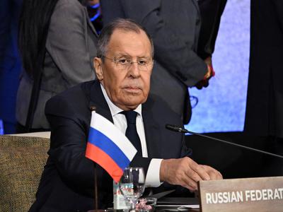 Lavrov Rubia posvaril pred nadaljnjo ameriško dobavo orožja Ukrajini