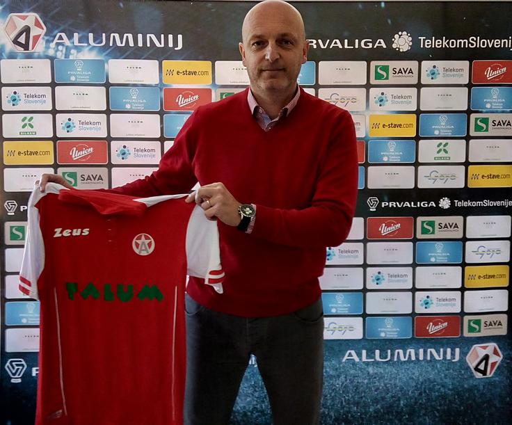Grubor je na trenerskem sedežu v Kidričevem nasledil Bojana Špehonjo. | Foto: NK Aluminij