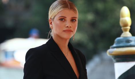 Kaj obleči to poletje? Namig najdete pri Sofii Richie Grainge
