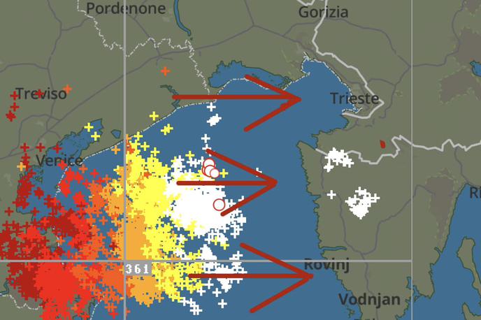 Vreme | Trenutna slika udarov strel prikazuje, kje je nevihtni sistem najbolj aktiven in kam se pomika.  | Foto Meteoinfo / Facebook