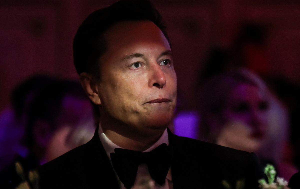 Elon Musk | Vrednost premoženja Elona Muska, v veliki meri vezana na ceno delnice avtomobilskega podjetja Tesla, presega 305 milijard evrov. Musk je za kar 44 odstotkov bogatejši od drugega najbogatejšega Zemljana, tehnološkega mogula Larryja Ellisona, čigar vrednost premoženja znaša okrog 212 milijard evrov. | Foto Reuters