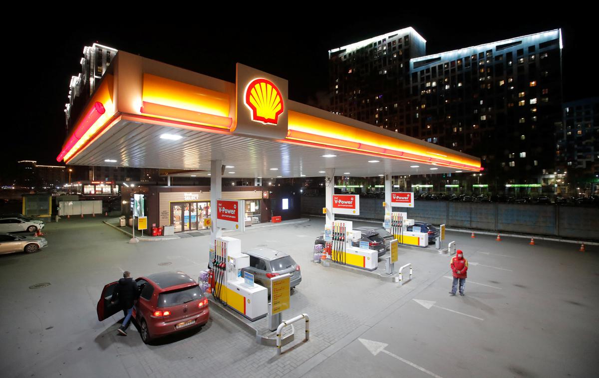 Shell bencin črpalka Rusija | Shellova bencinska črpalka v Sankt Peterburgu. Na njej ne bo več mogoče točiti goriva. | Foto Reuters