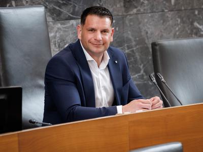 Svet Resnice o delovanju stranke