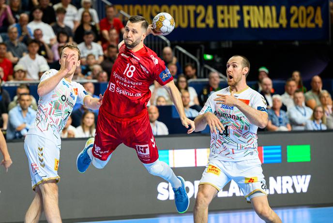 Barcelona z Makuca in Janca v četrtfinalu, prav tako Aalborg Aleksa Vlaha