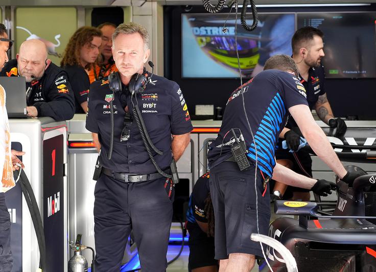 Christian Horner Šef Red Bullove ekipe Christian Horner je na udaru britanskih in nizozemskih medijev, zdaj so ga na zagovor pozvali še šefi ostalih ekip in predsednik Fie. | Foto: Guliverimage