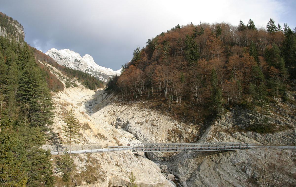 Potres v Logu pod Mangrtom leta 2000 | Foto Ljuba Brank, Wikimedia Commons