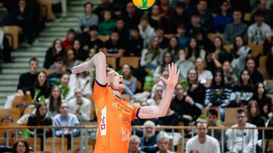 ACH Volley tudi na derbiju v Kamniku ni oddal niza