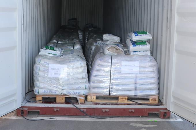 Ladijski kontejner, v katerem so aprila 2018 odkrili več kot 300 kilogramov heroina. | Foto: PU Koper