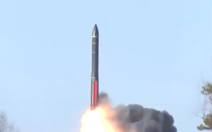 Izstrelitev rakete burevestnik Burevestnik je ruska beseda za eno od morskih ptic (tukaj je malce zmede, ker se včasih navaja, da gre za viharnika, drugič pa za strakoša oziroma severnega strmoglavega strakoša), ki je značilna za severna morja.  | Foto: posnetek zaslona/ruska vojska/Youtube
