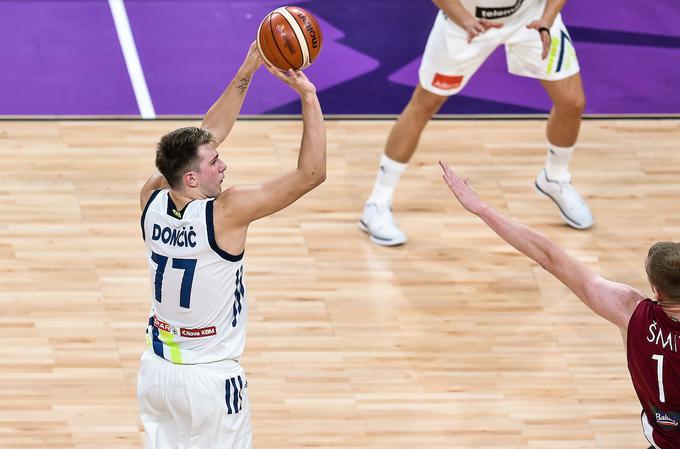"Slovenijo je v polfinale popeljal 18-letni košarkarski fenomen Luka Dončić," piše Gazzetta dello Sport. | Foto: Vid Ponikvar