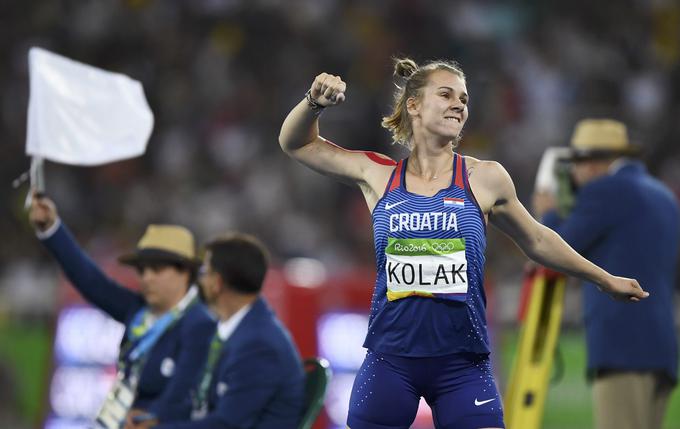 Sara Kolak trenira skupaj z Martino Ratej, na treningih pa je naša rekorderka ves čas boljša. Žal se ji ni uspelo prebiti v finale, kjer je Hrvatica osvojila zlato. | Foto: Reuters