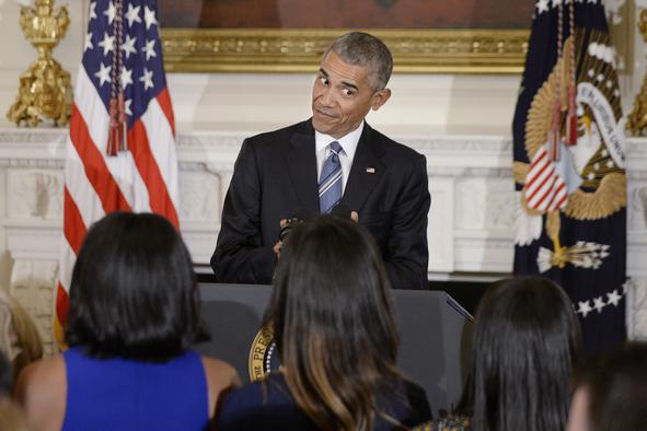 Hčerki Baracka Obame ujeli s cigareto v roki #foto