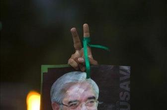 Musavi in Ahmadinedžad razglasila zmago na predsedniških volitvah v Iranu