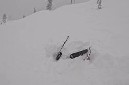 Rešila zakopanega smučarja, komaj je še dihal: "Povsem naključno sva videla konice smuči" #video